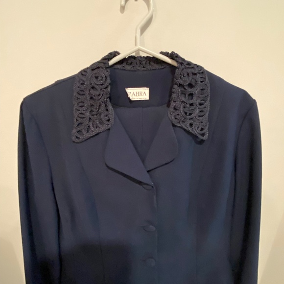 WOMEN'S 2 PIECE FORMAL SUIT - Picture 2 of 6